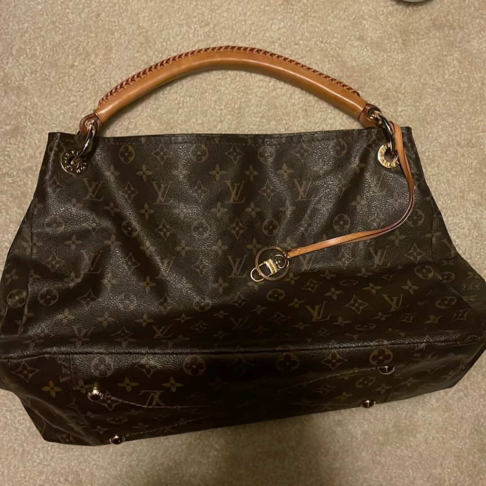 LV artsy mm